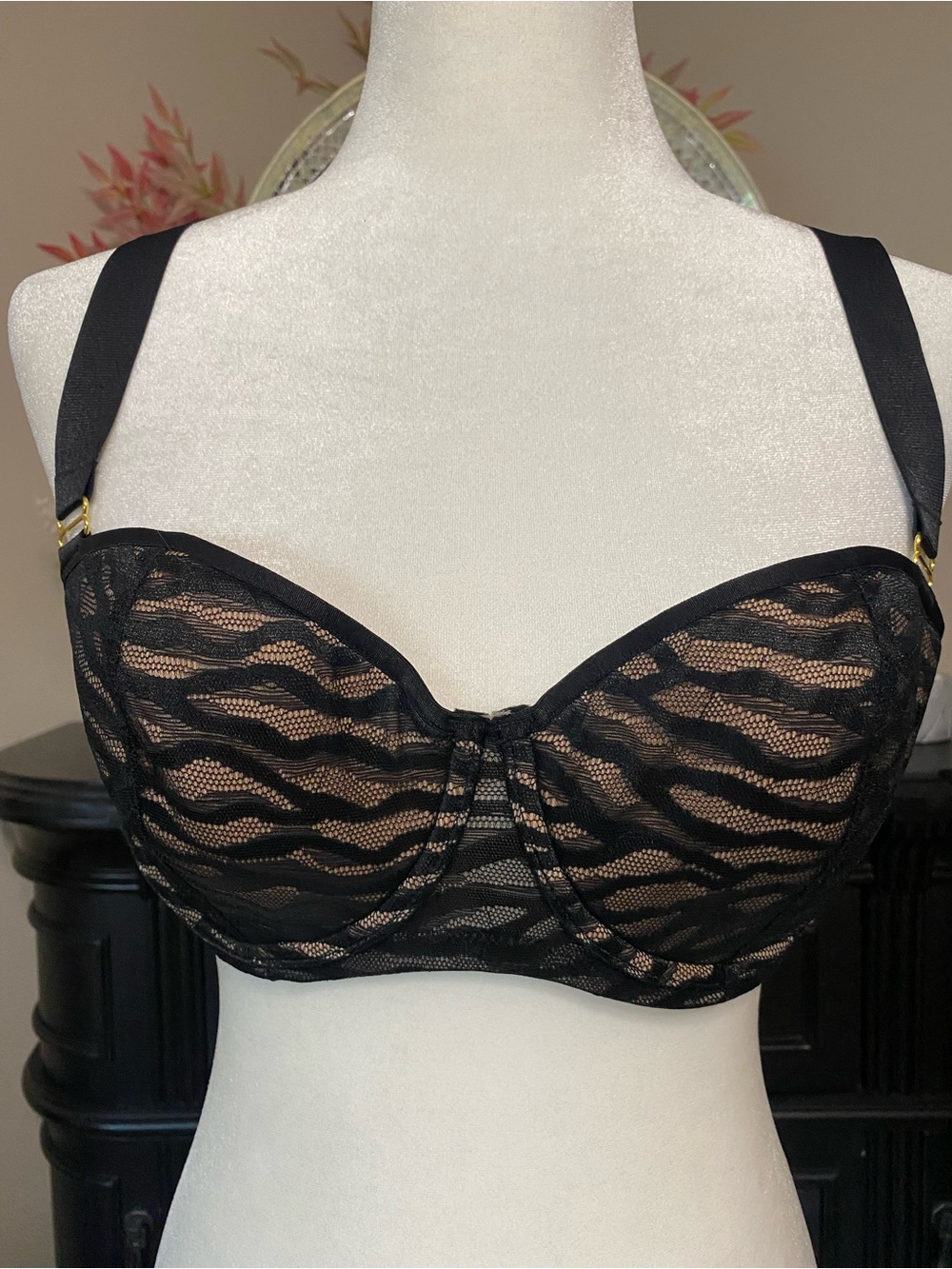 Adore Me Black Sheer Lace Underwire Bra 36DD